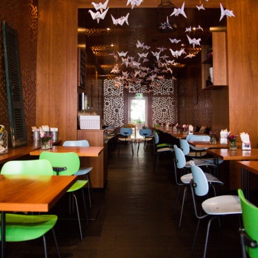 frankfurt-eat-this-vipho-restaurant-375x375